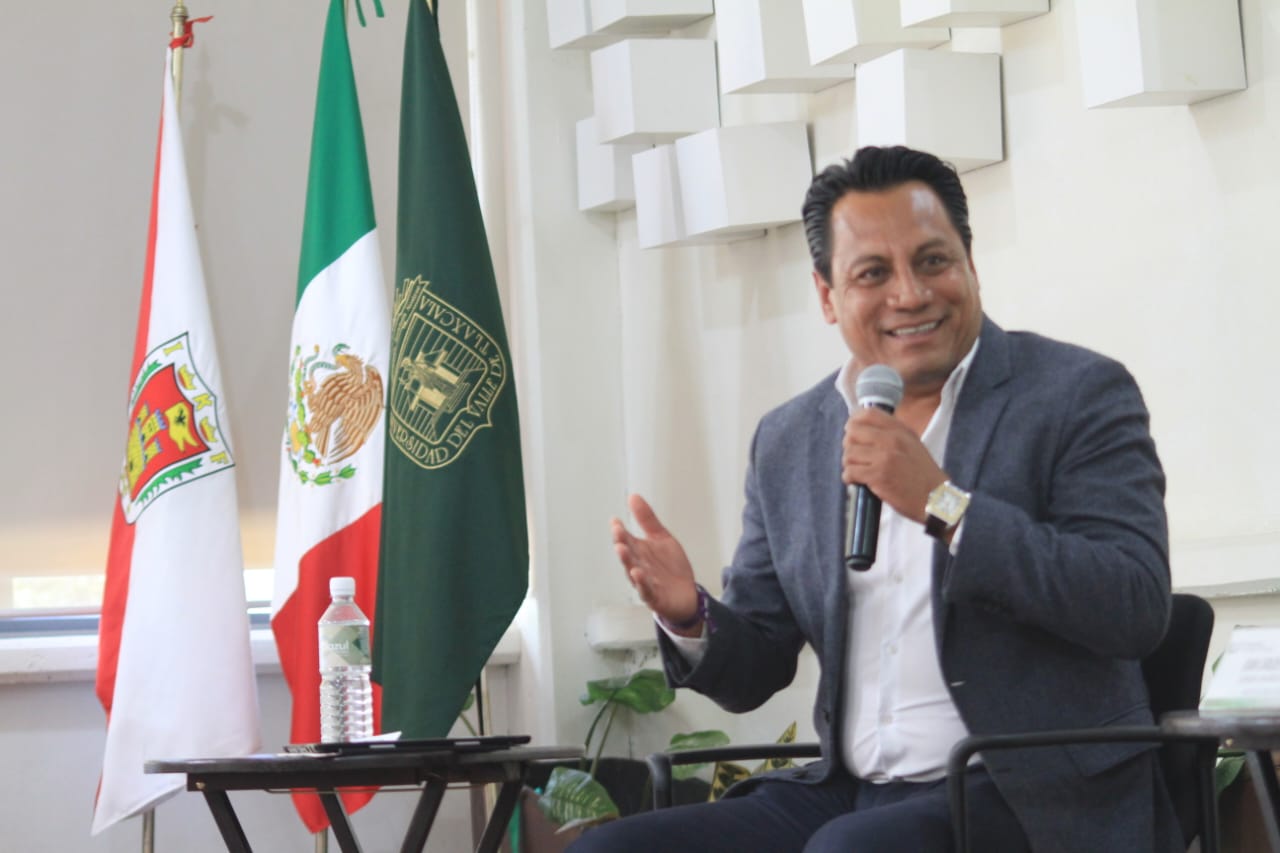 Presenta SAGA proyecto de gobierno para Apizaco en foro convocado por la Universidad del Valle de Tlaxcala